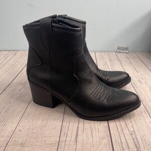Elegant Black Leather Heeled Boots for Women